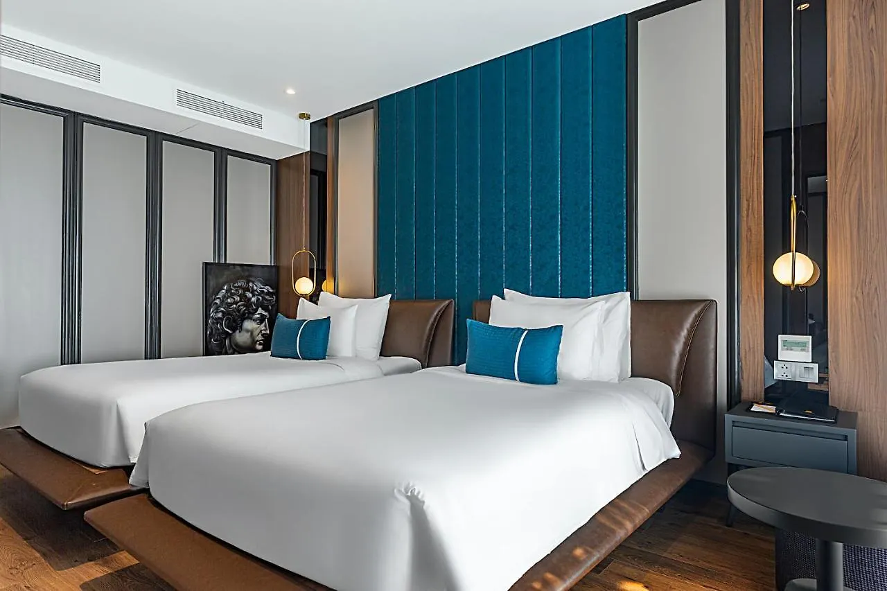 Peninsula Hotel Danang 5*, ダナン市