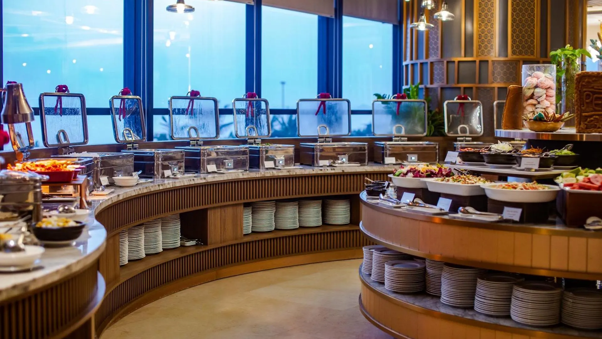 *****  Peninsula Hotel Danang ベトナム