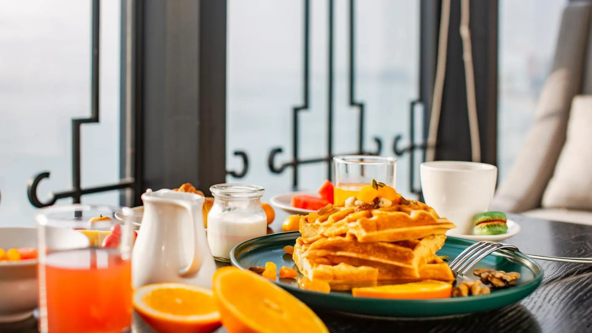 Peninsula Hotel Danang 5*, ダナン市 ベトナム