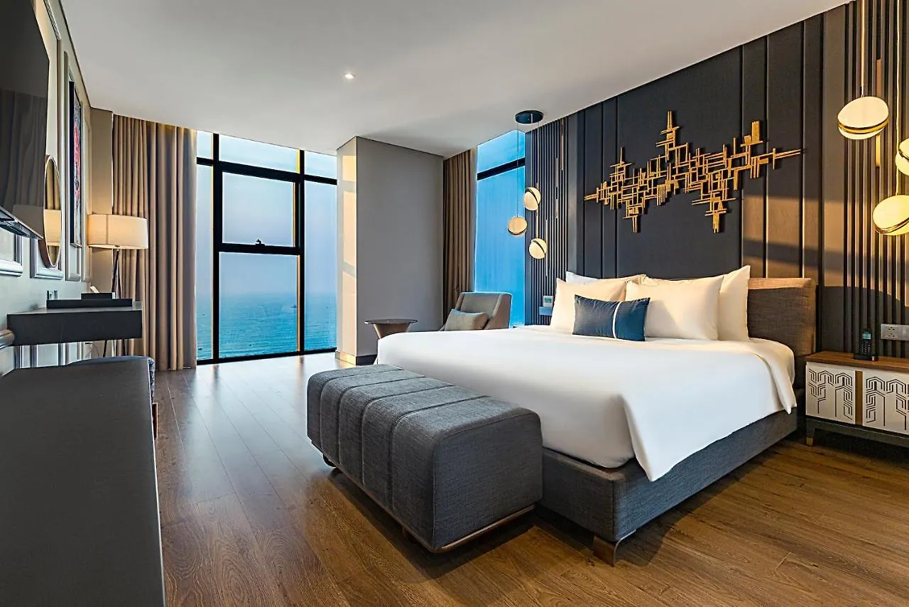 *****  Peninsula Hotel Danang Vietnam
