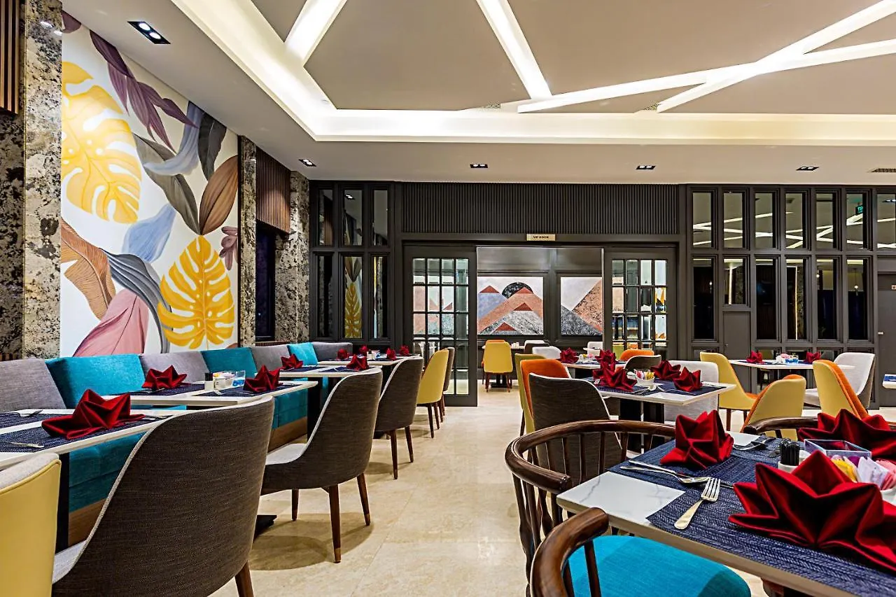 *****  Peninsula Hotel Danang Vietnam